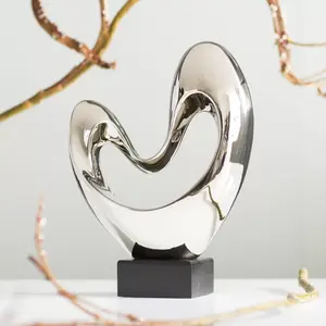 Sculpture en métal artisanale de girafe haute, accent de table ZE-3312R, moderne, de haute qualité, pour l'affichage dans les maisons de luxe, vente en gros, Zahid Exports - Product Image 5