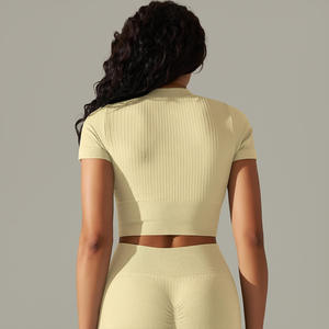 เสื้อครอปซิปเต็มตัวไร้ตะเข็บสำหรับผู้หญิง ทรงรัดรูป เหมาะสำหรับเล่นกีฬา โยคะ ออกกำลังกาย กิจกรรมกลางแจ้ง หรือใส่ในชีวิตประจำวัน  แบบเรียบๆ ไม่มีลาย  สามารถสั่งทำได้ - Product Image 4