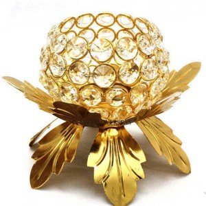 Soporte de Base de Metal chapado en oro de alta calidad de diseñador de hojas para soporte de vela de lujo con cuentas de cristal centro de mesa y decoración - Product Image 6