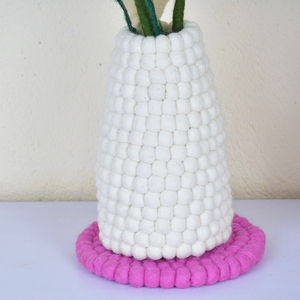 แจกันลูกบอลสักหลาดขนสัตว์ที่ทำด้วยมือและทนทานเป็นมิตรกับสิ่งแวดล้อมมีดีไซน์อาร์ตเดคโคสำหรับตกแต่งบ้านและงานแต่งงานในร่ม - Product Image 4