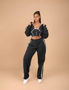 Tenues de sport tendance en deux pièces pour femme, haut court et pantalon assorti, en polyester et élasthanne respirant, à manches longues et broderies, longueur genou - Product Image 6