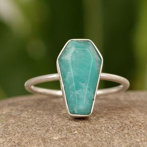 Vente en gros de bagues en amazonite naturelle 8x14mm personnalisées cercueil en argent sterling 925 bijoux en argent de Bohème fabricant pour femmes et filles - Product Image 1