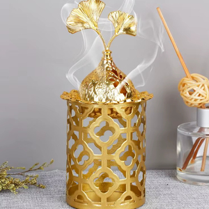 Brûleur d'encens en laiton artisanal pour les séances d'aromathérapie offrant une combustion douce et une apparence élégante pour les routines de bien-être - Product Image 1