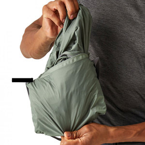 Veste de pluie pour homme, coupe-vent imperméable, sans capuche |   Coquille d'entraînement réfléchissante argentée métallisée |   Veste de survêtement athlétique légère - Product Image 4