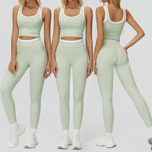 Ensemble de sport athlétique quatre pièces contrastant pour femme avec coussinets amovibles, leggings taille haute effet push-up, taille élastique respirante - Product Image 6
