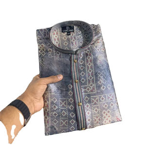 Nueva Colección Exclusiva de Boda de Seda Tussar Pura Premium con Estampado Festivo - Product Image 1