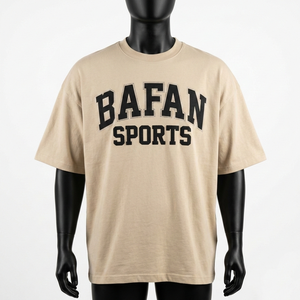 T-shirt homme oversize 200 GSM, jersey de coton peigné premium beige et noir, broderie appliquée varsity, logo personnalisé - Product Image 1