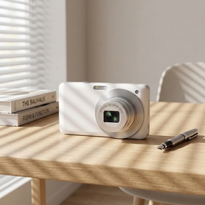 Cámara Digital Clásica Portátil de 3.0 Pulgadas 4K HD con Zoom Óptico de 12x, Cámara CCD de 64MP, Cámara Compacta de Apuntar y Disparar para YouTube - Product Image 2