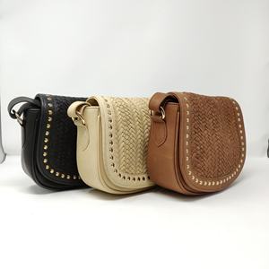 Vente en gros de sacs hobo faits à la main style traditionnel avec des décorations de chaîne sacs à bandoulière de mode pour femmes et filles - Product Image 6