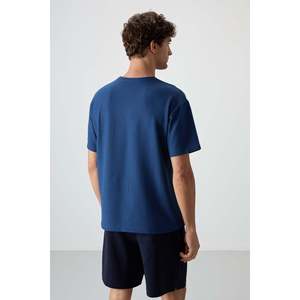 T-shirt basique pour homme Parliament, en tissu gaufré interlock texturé, coupe ample, 100% coton, style 88379 - Product Image 2