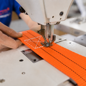 Sangle d'arrimage à cliquet en polyester de qualité supérieure, certification CE, fabrication OEM, service de marque privée pour le transport de marchandises industrielles - Product Image 3