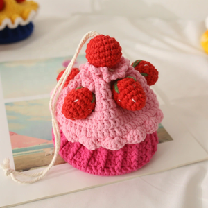 Bolso Bandolera Infantil de Lona Tejida a Crochet con Diseño de Fresa, Hecho a Mano, con Adorno de Ángel Dulce, Tejido Textil Artesanal - Product Image 5