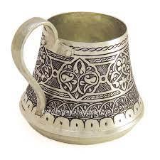 Tasses en métal antique fabriquées à la main avec des finitions rustiques idéales pour ajouter du caractère à votre collection de café ou de thé - Product Image 2