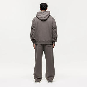 Ensemble sweat-shirt et pantalon de survêtement vintage respirant avec logo personnalisé |   Survêtement en molleton de coton lourd |   Vêtements de rue unisexes en marque privée OEM - Product Image 2