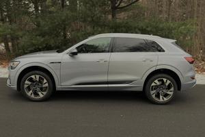 Auto Usado Confiable, Audi e-tron Premium Plus 2021, Doble Motor, Tracción en las Cuatro Ruedas - Product Image 2