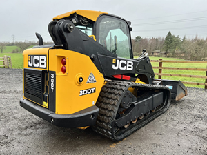 JCB 2TS-7T 300T Compact Track Skid Steer with Eco MAX Engine <b>Side</b> Entry Cab and Bucket Built for Power Durability and Heavy Job - Product Image 2