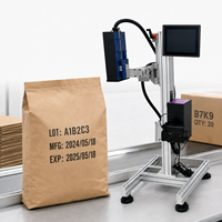 Imprimante jet d'encre piézoélectrique multi-têtes extensible haute résolution pour le codage de codes-barres sur carton et de données variables sur de grandes surfaces
