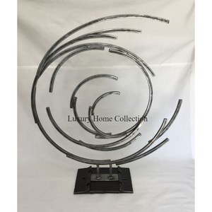 Objet de table de conception arabe et statue de forme ronde couleur or avec base enduite de poudre de couleur noire Designer de forme rectangulaire - Product Image 2