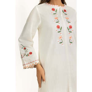 ชุดเซ็ตผู้หญิงสีขาวนวล ปักลายด็อบบี้ สไตล์โบฮีเมียน ชุดสองชิ้น แขนสามส่วน ไซส์ XS ความยาวระดับเข่า สำหรับฤดูใบไม้ผลิ/ฤดูร้อน - Product Image 1