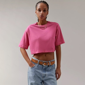 เสื้อยืดครอปผ้าฝ้าย100% สำหรับผู้หญิงเสื้อครอปไหล่แบบหลวมเสื้อครอปติดโลโก้ออกแบบได้ตามต้องการ - Product Image 1