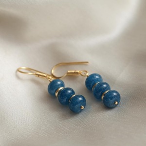 Pendientes colgantes de apatita de neón hechos a mano, ganchos chapados en oro con cuentas espaciadoras, joyería elegante de piedra natal - Product Image 2
