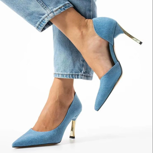 Zapatos de Tacón de Aguja Clásicos para Mujer, Punta Puntiaguda, Decoración de Diamantes de Imitación, 9 CM, para Tallas 36-40, Hechos en Turquía - Product Image 1