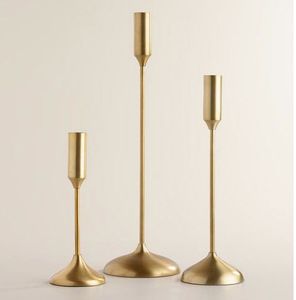 Élégant porte-bougie en laiton pour mariages et célébrations festives avec des motifs artisanaux exquis - Product Image 4