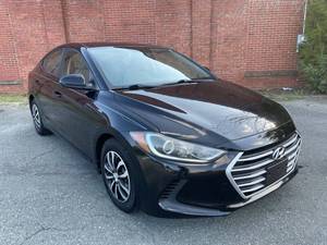 Hyundai Elantra SE d'occasion 2017 à bas prix à vendre - Product Image 1