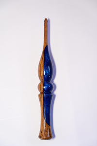 Crochet en bois et résine design |   Aiguille à crocheter ergonomique artisanale avec manche en résine polie pour le tricot - Product Image 4