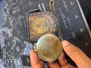 Para que siempre pueda encontrar el camino a casa, brújula de latón náutico Premium de latón con cadena de cuero en regalo hecho a mano antiguo - Product Image 5