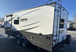 Nouvelle caravane de luxe pour le camping en plein air, les voyages et les loisirs, en acier et aluminium, capacité de charge de 4650 kg, pour 4 à 6 personnes - Product Image 6