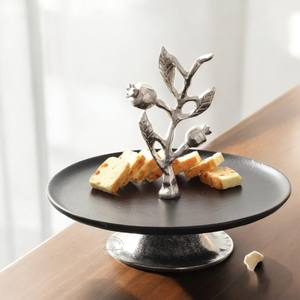 Support à gâteau en bois au design de feuille antique en aluminium noir avec finition enduite pour l'affichage de service de cupcake d'événements - Product Image 1