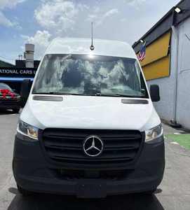 Mercedes-Benz Sprinter 2500 2024, Techo Estándar, Diésel, Transmisión Automática, 3 Años de Garantía, Techo Solar, Asientos de Cuero - Product Image 1
