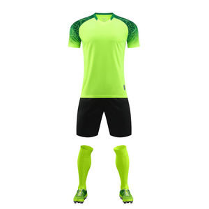 2025 personnalisé 100% Polyester vêtements de football séchage rapide respirant en gros maillot de football ensembles de vêtements de football - Product Image 2