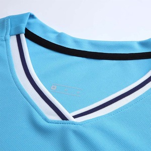 Venta al por mayor nuevo diseño 2025 personalizado uniforme de fútbol niños y adultos conjunto completo de fútbol kits hechos de Pakistán - Product Image 4