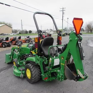 Tractor Agrícola JOHHN DEERE 1025R con Motor de 24 HP - Product Image 1