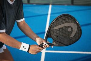 Raqueta de Pádel de Fibra de Carbono de Alta Calidad con Red de Nailon Ligera y Diseño Duradero - Product Image 4