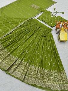 ชุดงานแต่งออกแบบสำหรับงานแต่งงาน lehenga choli และ dupatta พร้อมงานปักลำดับ - Product Image 6