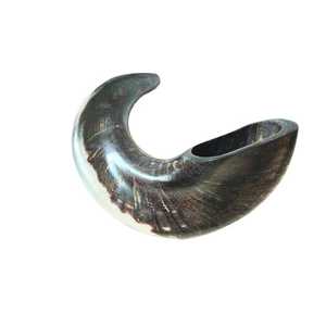 Shofar artisanal de haute qualité en corne naturelle, design Art Déco traditionnel, écologique pour les occasions religieuses, décoration, utilisation en extérieur - Product Image 1