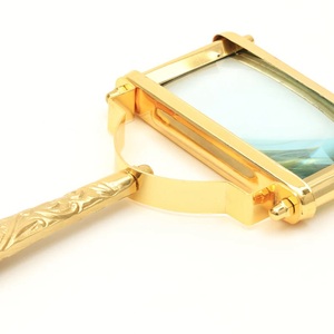 Loupe rectangulaire en laiton à main avec poignée ornée de style vintage pour la lecture et la collection à la maison ou au bureau - Product Image 5