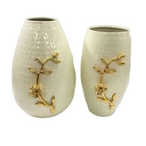 Vase à fleurs blanc en métal au design unique pour la décoration de table de la maison et de l'événement de mariage Vases à fleurs artificielles - Product Image 1