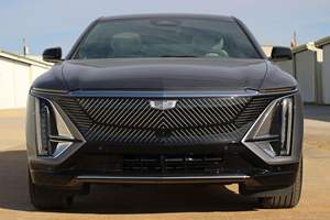 Cadillac Lyriq Debut Edition 2023 d'occasion, moteur électrique simple, transmission automatique à propulsion arrière - Product Image 2