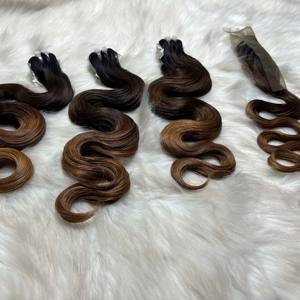 Extensiones de cabello humano de alta calidad con paquetes de cabello ondulado brasileño Juego de 3 paquetes con cierre Venta al por mayor de cabello crudo - Product Image 1