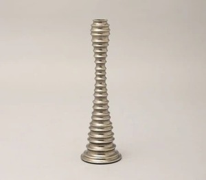 Impresionante conjunto de dos soportes de velas vintage ideales para el centro de mesa y la creación de un ambiente cálido y acogedor en cualquier habitación - Product Image 4