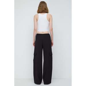 Pantalones de Mujer, Corte Holgado, con Bolsillos Tipo Cargo, Tejido 100% Poliéster - Product Image 5