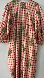 100% coton été décontracté robe mi-longue Floral main bloc et numérique imprimé doux tissé avec attache de chaîne de cou profond - Product Image 4