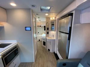 รถมือสอง R-e-n-e-g-a-d-e Vienna 25TBN ปี 2023 พร้อมขาย - Product Image 6