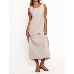Robes classiques pour femmes avec des éléments de design contemporains offrant une coupe décontractée et un look attrayant pour les besoins de la mode quotidienne - Product Image 1
