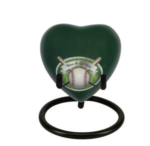 Corazón de béisbol para siempre en nuestro soporte de urna de recuerdo Opción Urna de corazón de metal Grabado personalizado Soporte opcional - Product Image 1