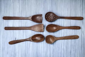 Premium Quality Acacia Wood Creative Curved Hook Large Soup Spoon Serving Tool American Style Dishwasher Safe Wedding Kitchen - Product Image 5